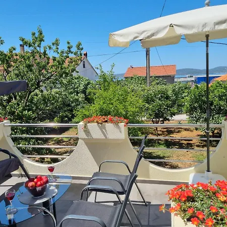 Lovre Apartament Zadar